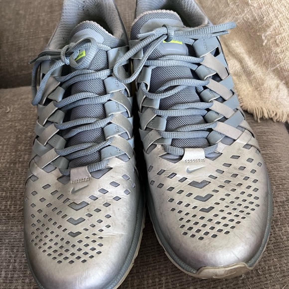Nike Silver and Gray Running Shoes - Picture 1 of 4